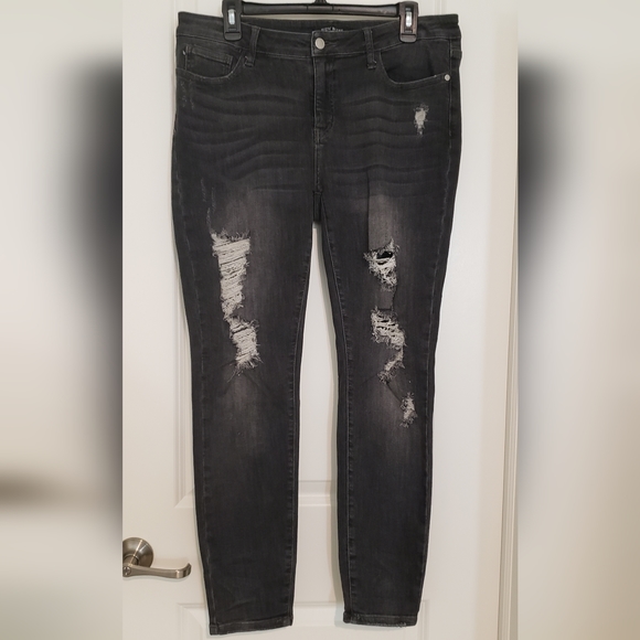 Judy Blue Denim - Judy Blue women's skinny fit distressed black denim jean like new size 15/32